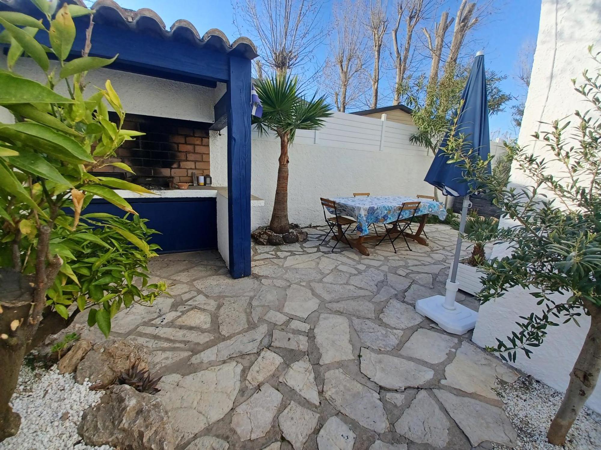 Apartment Avec Jardin Et