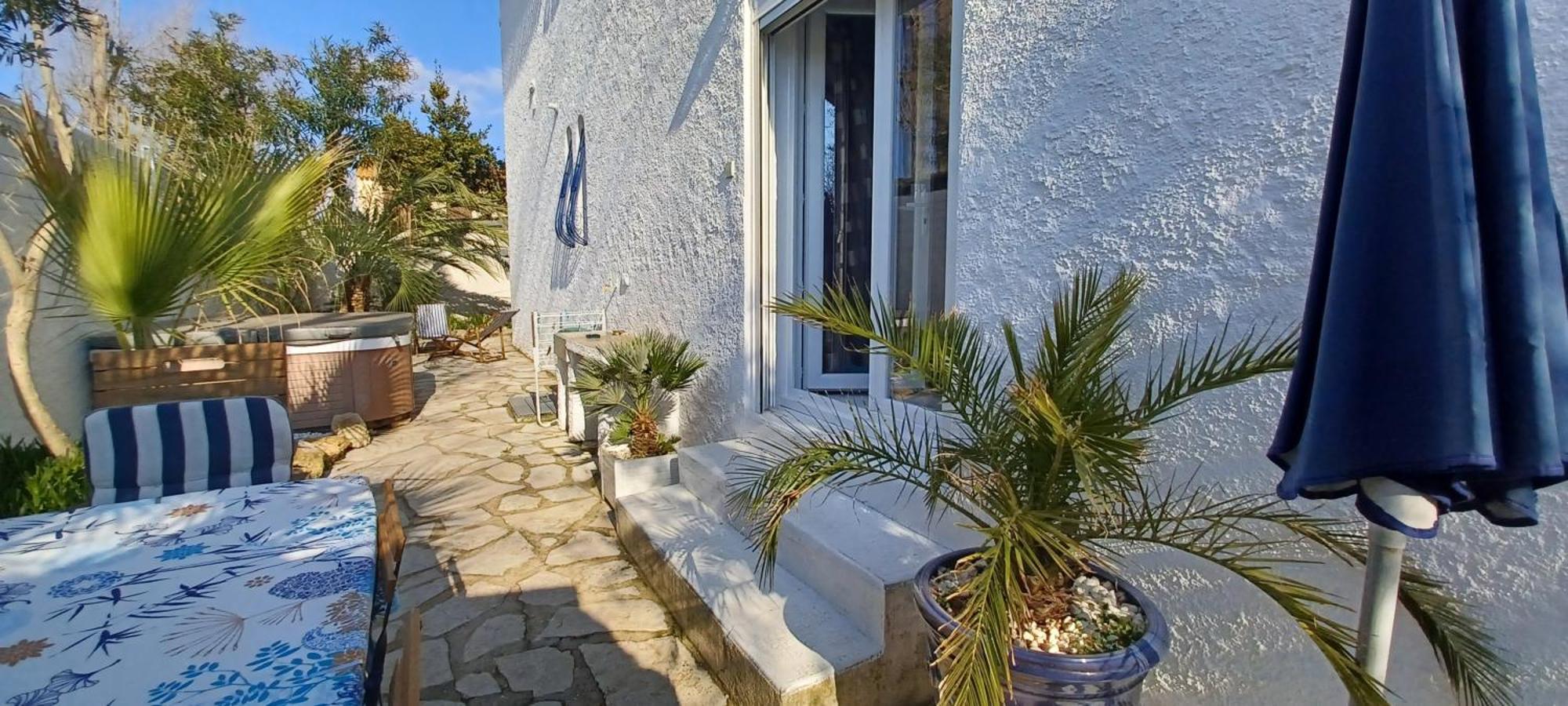 Apartment Avec Jardin Et
